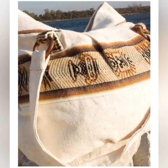 CLASH, shoulder tote. - Picture 4 of 4